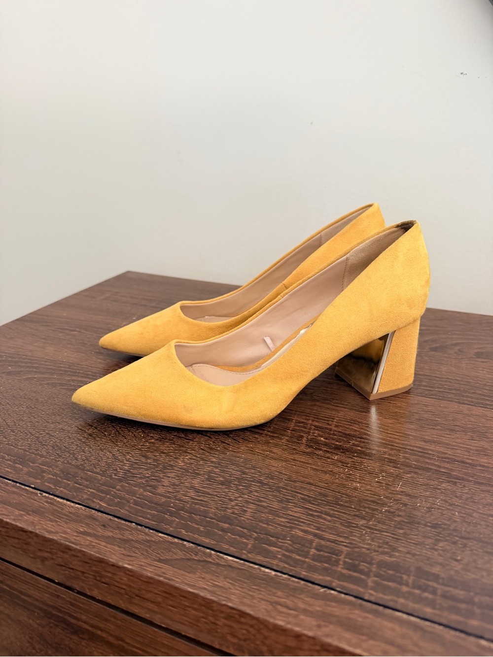 Zara Mustard Yellow Pointed Toe Block Heel Pumps Size 39